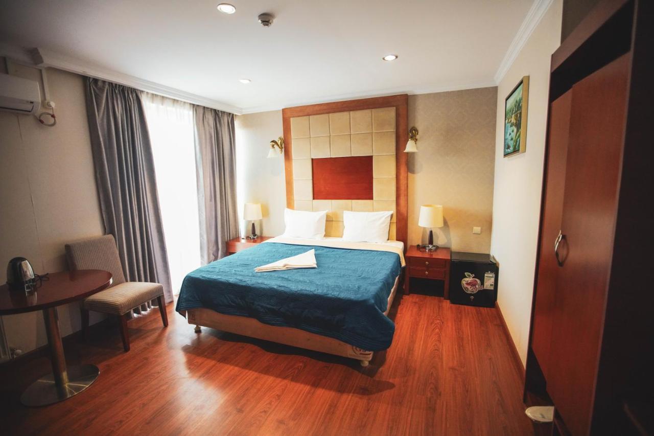 Hotel Park Green Поти Экстерьер фото